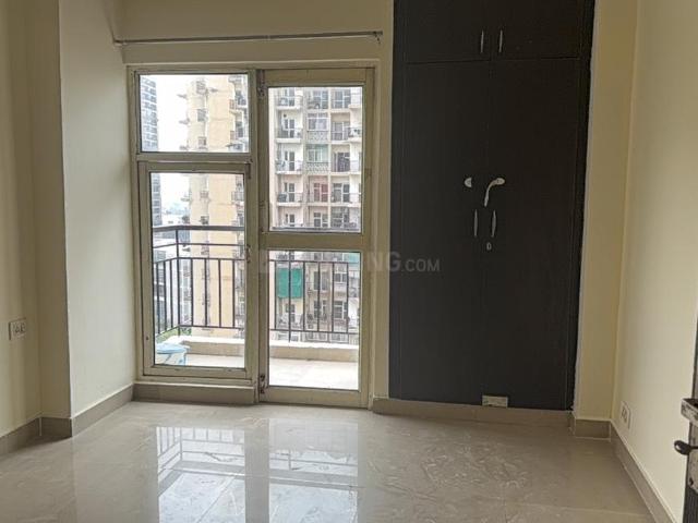2 BHK Apartment in Sector 75 for rent Noida. The reference number is 19825360