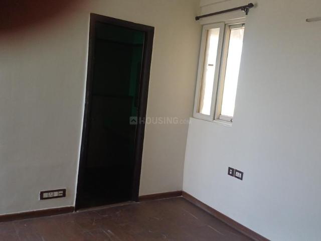 2 BHK Apartment in Sector 75 for rent Noida. The reference number is 20742660