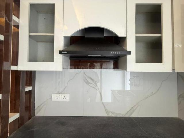 2 BHK Apartment in Sector 75 for resale Noida. The reference number is 20605206