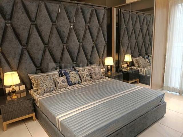 2 BHK Apartment in Sector 75 for resale Noida. The reference number is 20301764