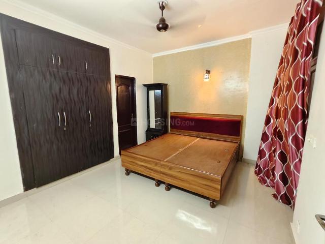 2 BHK Apartment in Sector 76 for rent Noida. The reference number is 20640645