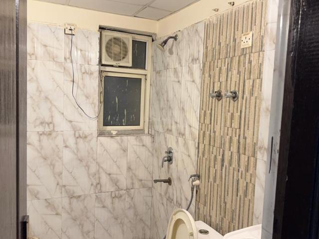 2 BHK Apartment in Sector 76 for rent Noida. The reference number is 20691347