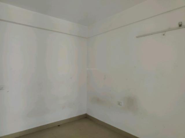 2 BHK Apartment in Sector 76 for rent Gurgaon. The reference number is 17803938