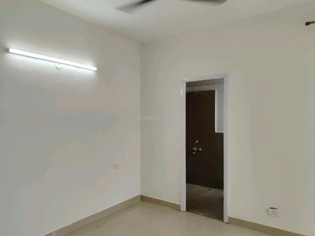 2 BHK Apartment in Sector 76 for rent Gurgaon. The reference number is 18765424