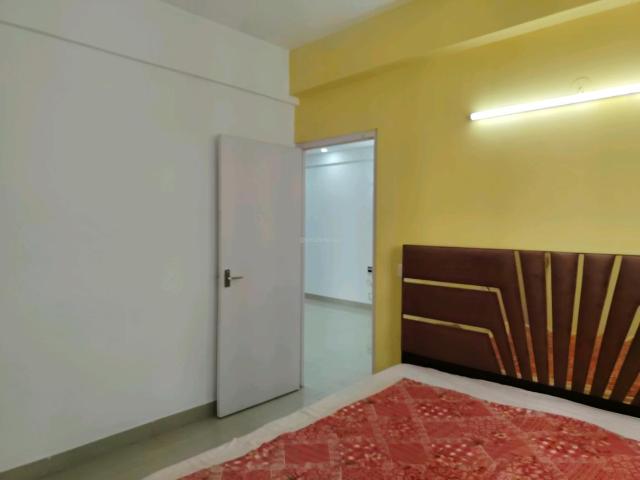 2 BHK Apartment in Sector 76 for rent Gurgaon. The reference number is 18201517