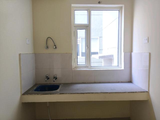 2 BHK Apartment in Sector 76 for rent Gurgaon. The reference number is 18258184