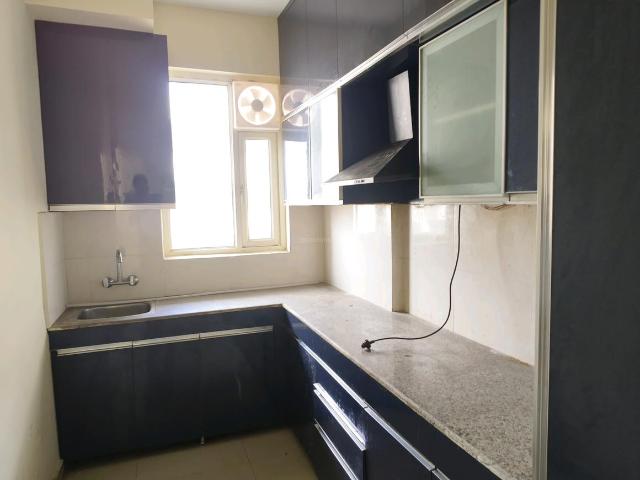 2 BHK Apartment in Sector 76 for rent Gurgaon. The reference number is 18347368