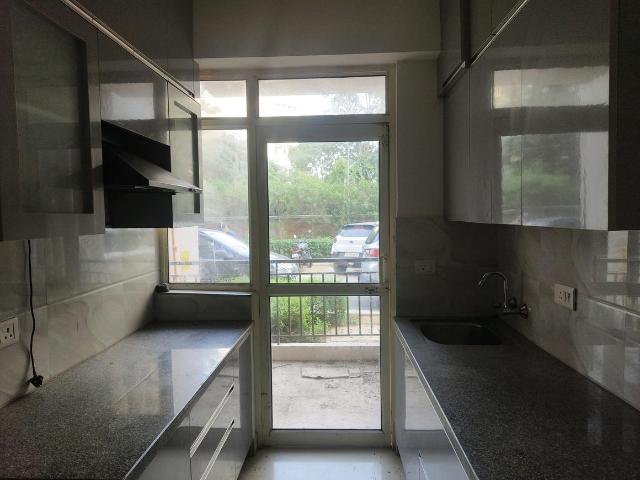 2 BHK Apartment in Sector 76 for rent Gurgaon. The reference number is 18367544