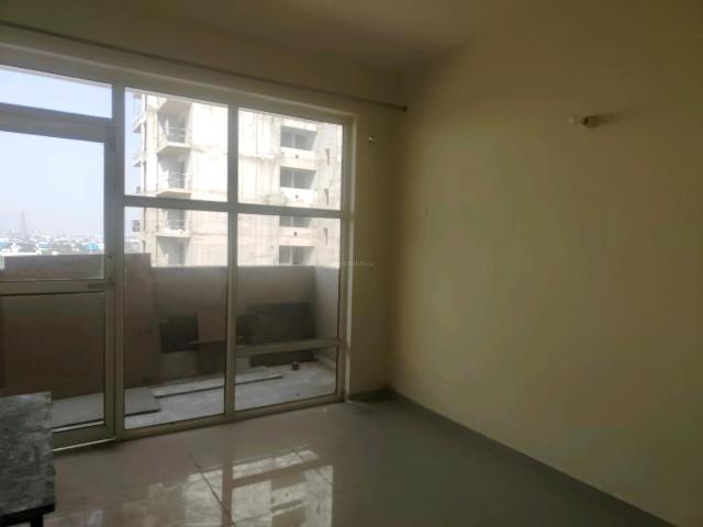 2 BHK Apartment in Sector 76 for rent Gurgaon. The reference number is 19535406
