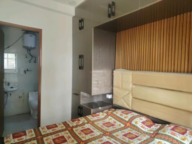 2 BHK Apartment in Sector 76 for rent Gurgaon. The reference number is 19535311