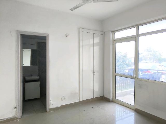 2 BHK Apartment in Sector 76 for rent Gurgaon. The reference number is 19994469
