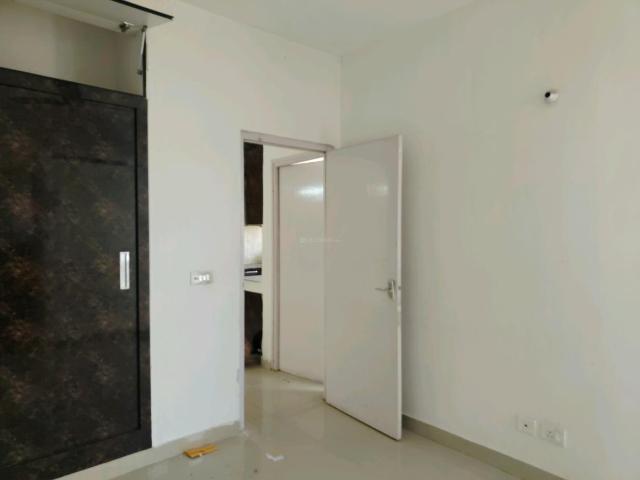 2 BHK Apartment in Sector 76 for rent Gurgaon. The reference number is 19090853