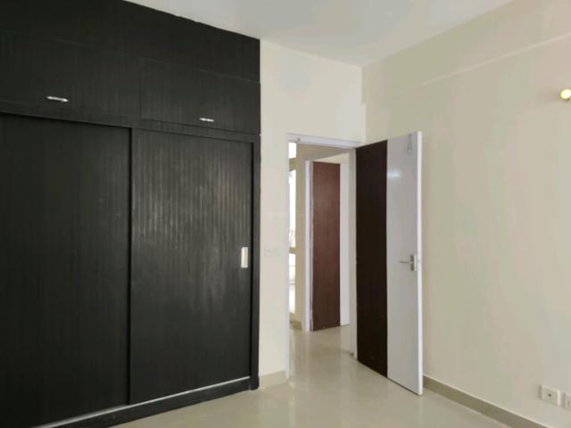 2 BHK Apartment in Sector 76 for rent Gurgaon. The reference number is 19141556