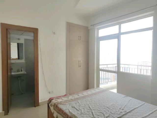 2 BHK Apartment in Sector 76 for rent Gurgaon. The reference number is 19302367