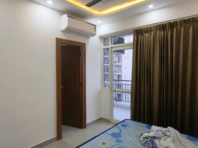 2 BHK Apartment in Sector 76 for rent Gurgaon. The reference number is 19347836