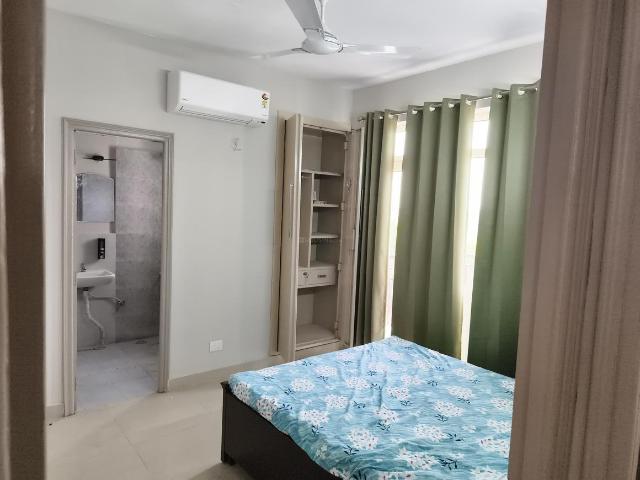2 BHK Apartment in Sector 76 for rent Gurgaon. The reference number is 20420442