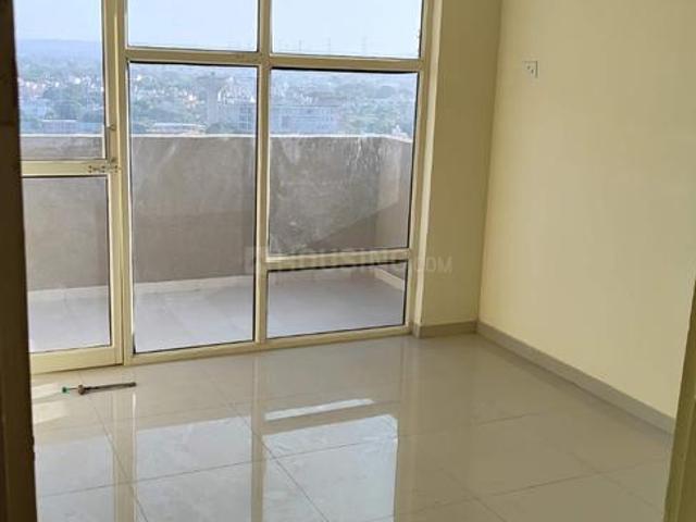 2 BHK Apartment in Sector 76 for rent Gurgaon. The reference number is 20509952