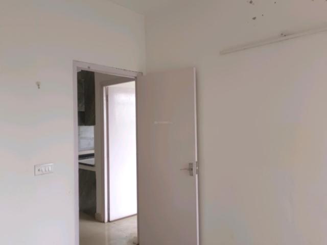 2 BHK Apartment in Sector 76 for rent Gurgaon. The reference number is 20580790