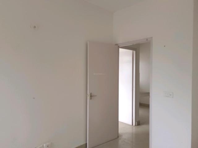 2 BHK Apartment in Sector 76 for rent Gurgaon. The reference number is 20580793
