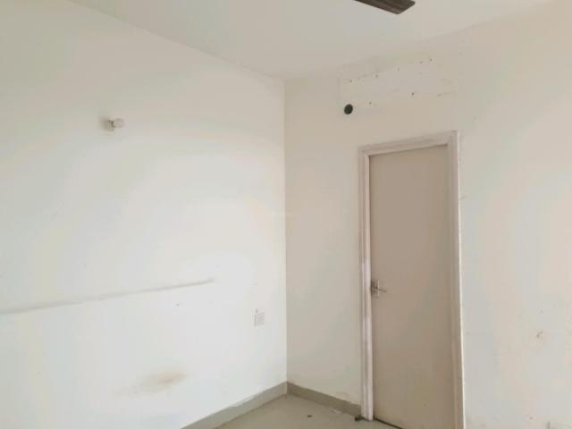 2 BHK Apartment in Sector 76 for rent Gurgaon. The reference number is 20580827