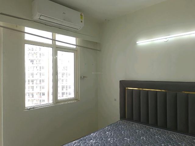 2 BHK Apartment in Sector 76 for rent Gurgaon. The reference number is 20580857