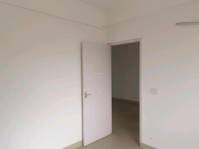 2 BHK Apartment in Sector 76 for rent Gurgaon. The reference number is 20581178