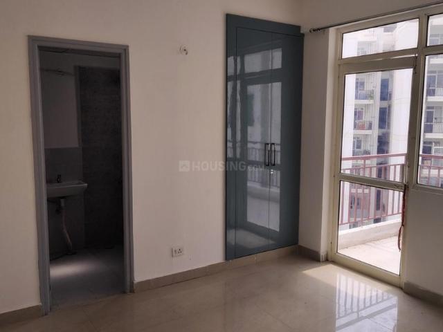 2 BHK Apartment in Sector 76 for rent Gurgaon. The reference number is 20659753