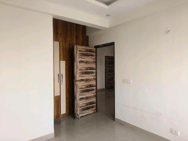 2 BHK Apartment in Sector 76 for rent Gurgaon. The reference number is 20688511