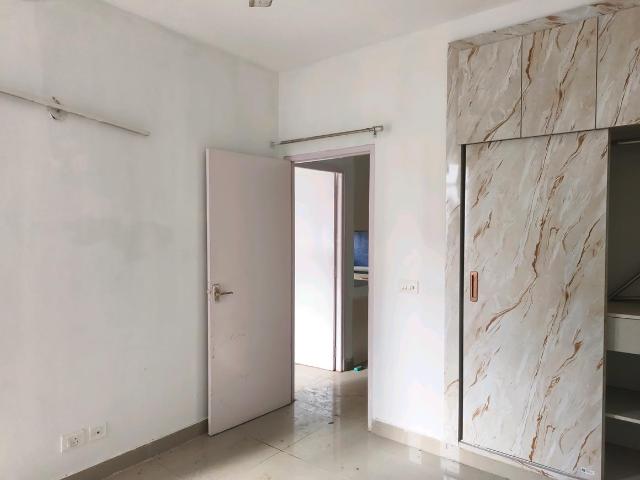 2 BHK Apartment in Sector 76 for rent Gurgaon. The reference number is 20688568