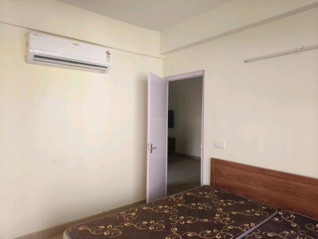 2 BHK Apartment in Sector 76 for rent Gurgaon. The reference number is 20688758