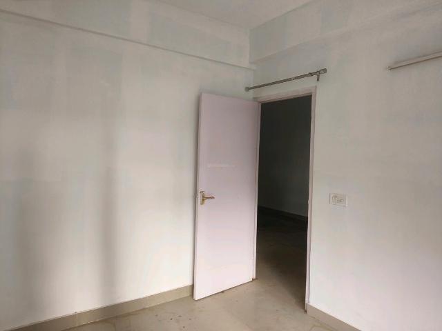 2 BHK Apartment in Sector 76 for rent Gurgaon. The reference number is 20688765