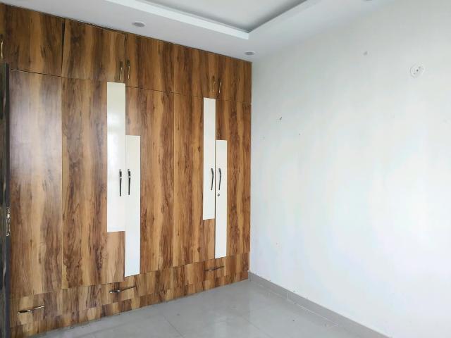 2 BHK Apartment in Sector 76 for rent Gurgaon. The reference number is 20688788