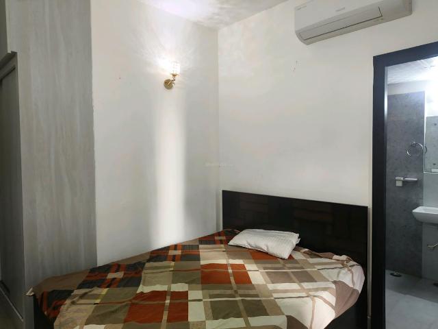 2 BHK Apartment in Sector 76 for rent Gurgaon. The reference number is 20688889