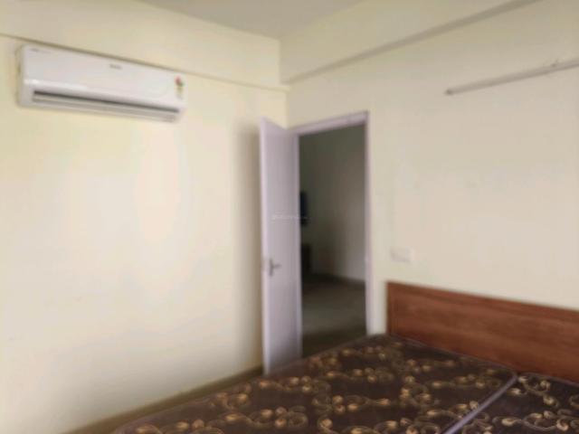 2 BHK Apartment in Sector 76 for rent Gurgaon. The reference number is 20688910