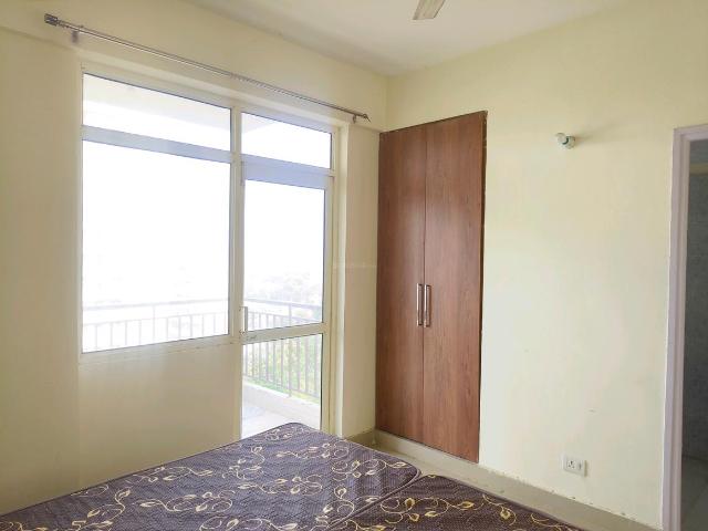 2 BHK Apartment in Sector 76 for rent Gurgaon. The reference number is 20689512