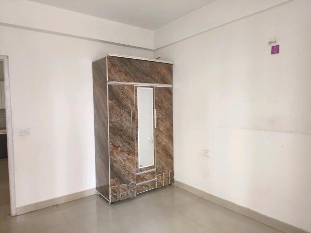 2 BHK Apartment in Sector 76 for rent Gurgaon. The reference number is 20689162