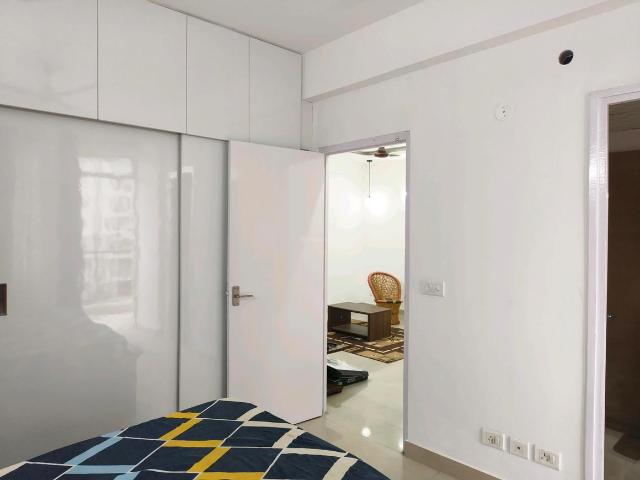 2 BHK Apartment in Sector 76 for rent Gurgaon. The reference number is 20840427