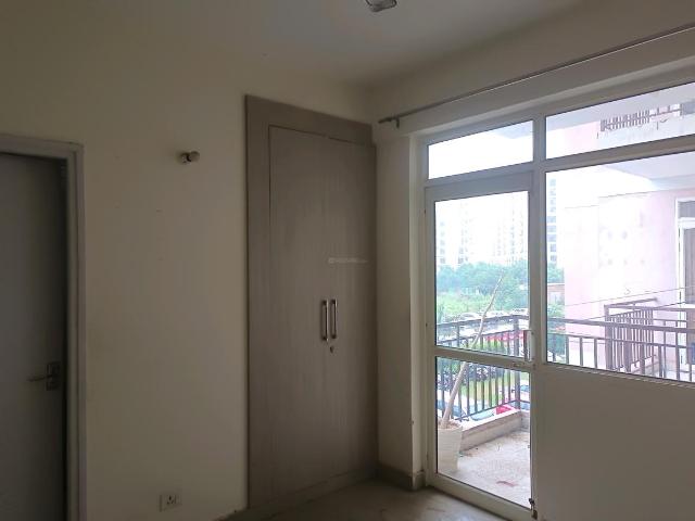 2 BHK Apartment in Sector 76 for rent Gurgaon. The reference number is 20869580
