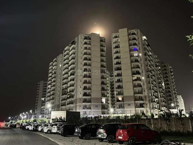 2 BHK Apartment in Sector 76 for rent Gurgaon. The reference number is 20050758