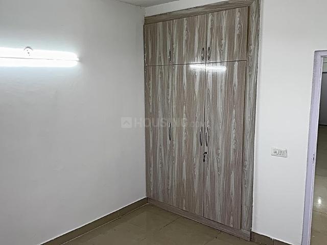 2 BHK Apartment in Sector 76 for rent Gurgaon. The reference number is 20142688