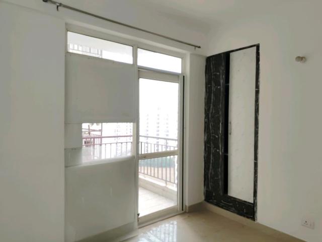 2 BHK Apartment in Sector 76 for rent Gurgaon. The reference number is 20151049