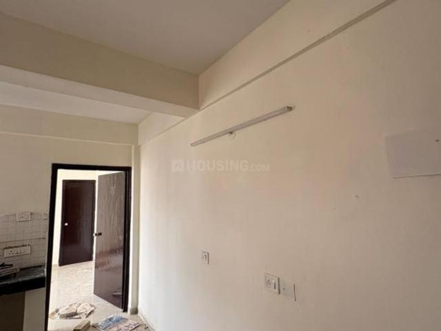 2 BHK Apartment in Sector 76 for rent Gurgaon. The reference number is 20266330