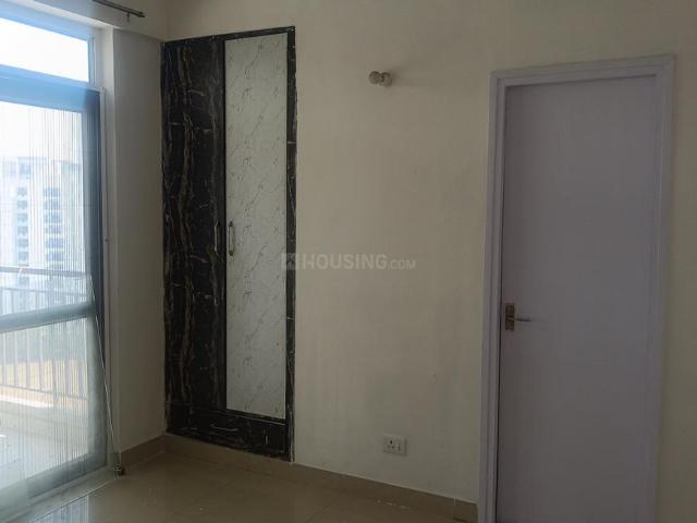2 BHK Apartment in Sector 76 for rent Gurgaon. The reference number is 20277296