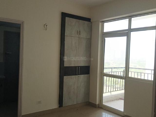 2 BHK Apartment in Sector 76 for rent Gurgaon. The reference number is 20286138