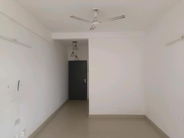 2 BHK Apartment in Sector 76 for rent Gurgaon. The reference number is 20300241