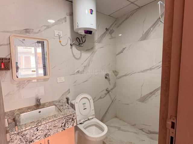 2 BHK Apartment in Sector 76 for rent Gurgaon. The reference number is 20332316