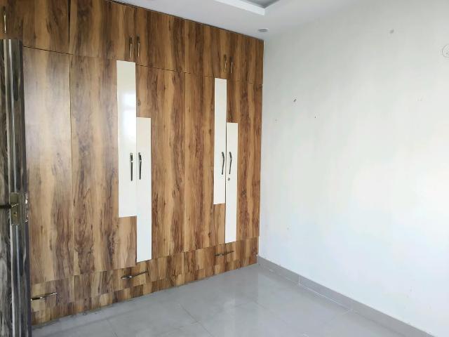 2 BHK Apartment in Sector 76 for rent Gurgaon. The reference number is 20345848