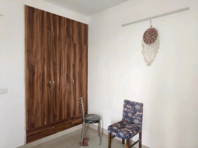 2 BHK Apartment in Sector 76 for rent Gurgaon. The reference number is 20345865