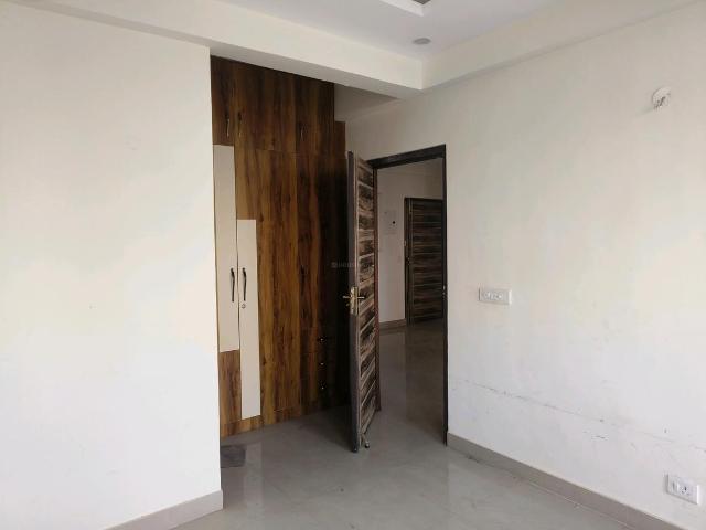 2 BHK Apartment in Sector 76 for rent Gurgaon. The reference number is 20345146