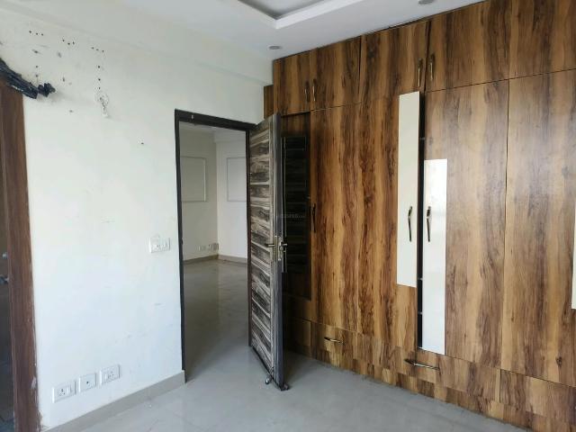 2 BHK Apartment in Sector 76 for rent Gurgaon. The reference number is 20345176